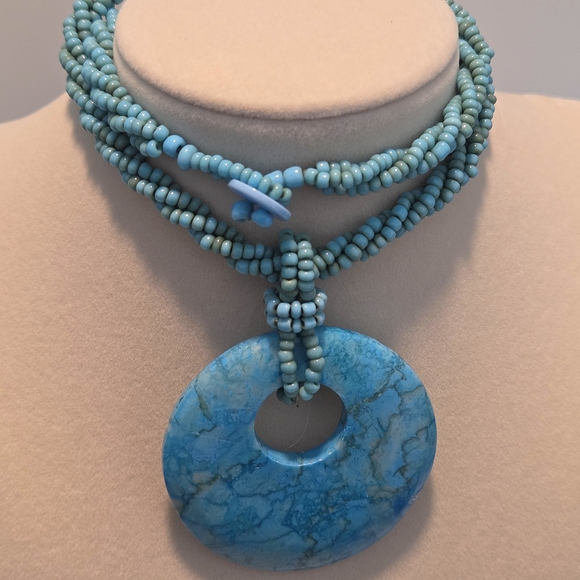Turquoise Beaded Pendant Necklace - Picture 4 of 4
